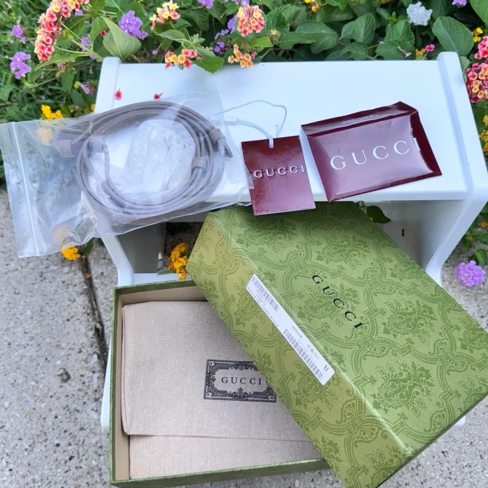 GUCCI GG EMBLEM SMALL LEATHER SHOULDER BAG TAUPE - Picture 8 of 13